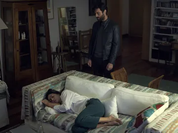 Xavier repite su depravada estrategia con Daniela para abusar de ella Xavier repite su depravada estrategia con Daniela para abusar de ella