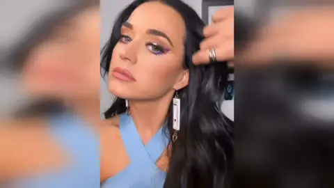 Katy Perry hace virales los pendientes de una joven diseñadora malagueña Katy Perry hace virales los pendientes de una joven diseñadora malagueña
