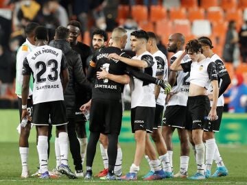 El Valencia festeja el pase a semifinales en Copa