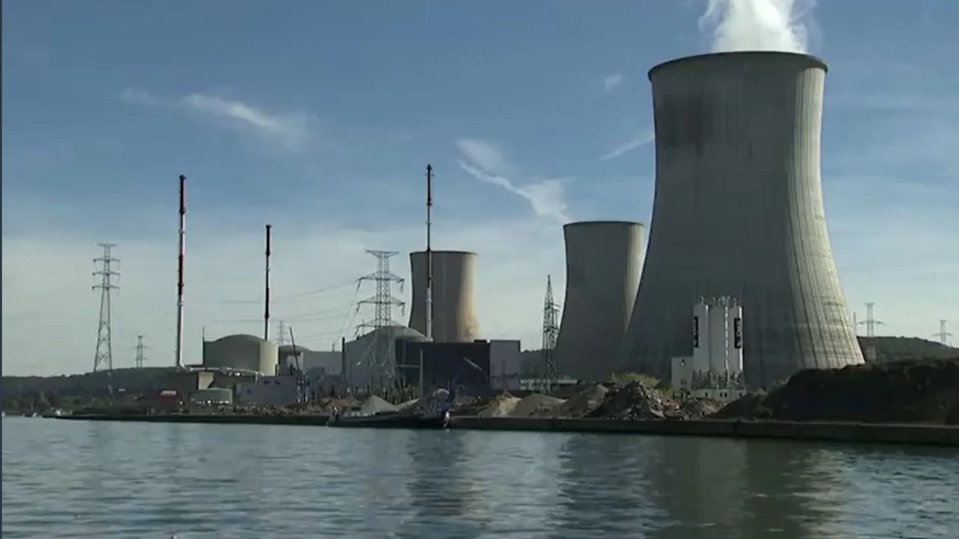 La Comisión Europea mantiene que la energía nuclear y el gas sigan siendo inversiones verdes