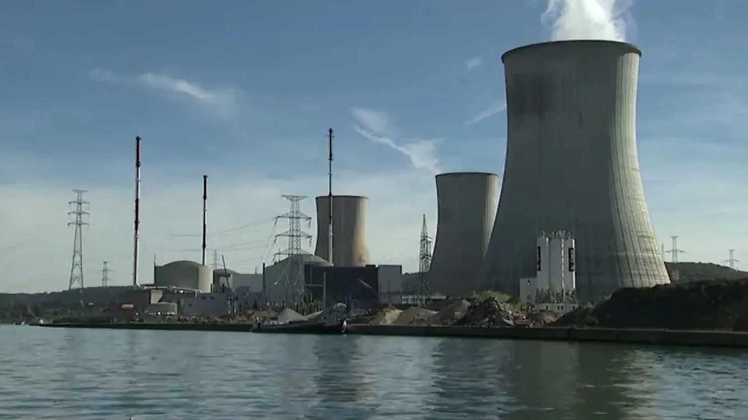 La Comisión Europea mantiene que la energía nuclear y el gas sigan siendo inversiones verdes La Comisión Europea mantiene que la energía nuclear y el gas sigan siendo inversiones verdes