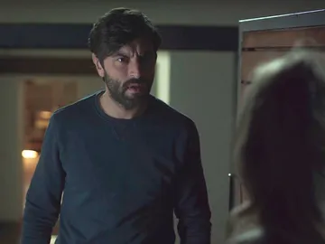 Laura acorrala a Xavier que pierde los nervios: “Sé por qué se suicidó tu mujer” Laura acorrala a Xavier que pierde los nervios: “Sé por qué se suicidó tu mujer”