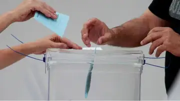 Los miembros de la mesa electoral de las elecciones de Castilla y León cobran 68 euros. Los miembros de la mesa electoral de las elecciones de Castilla y León cobran 68 euros.
