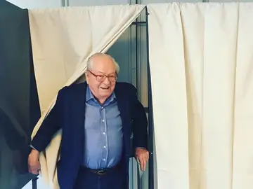 El histórico político francés Jean Marie Le Pen, ingresado en el hospital tras sufrir un ictus El histórico político francés Jean Marie Le Pen, ingresado en el hospital tras sufrir un ictus