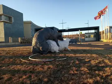 Es la quinta estatua que el creador coloca en León. Es la quinta estatua que el creador coloca en León.