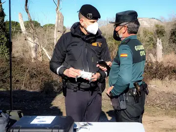 Agentes de la Guardia Civil Agentes de la Guardia Civil