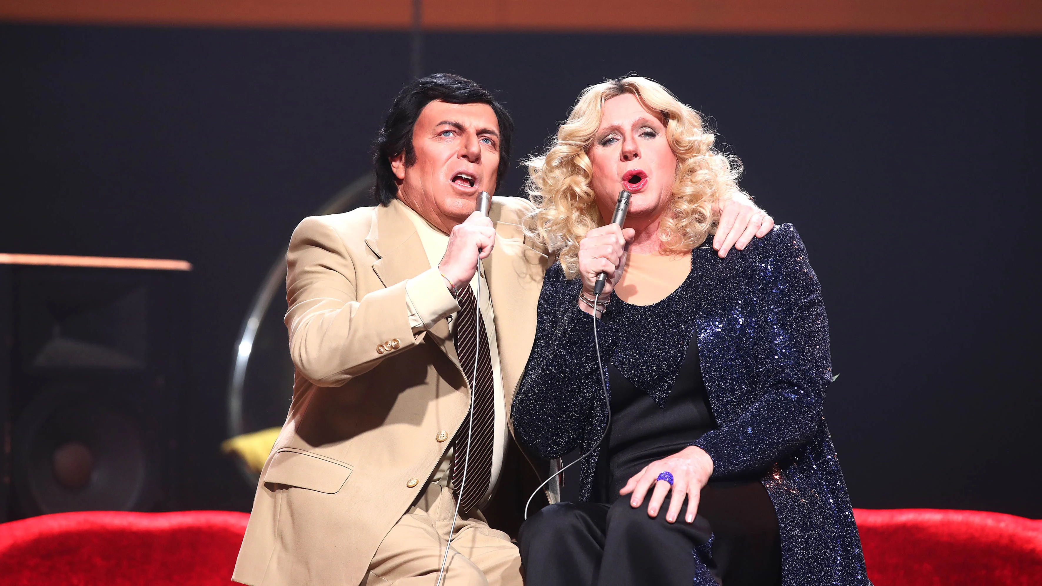 Los Morancos son ‘La bámbola’ de Julio Iglesias y Patty Pravo Los Morancos son ‘La bámbola’ de Julio Iglesias y Patty Pravo