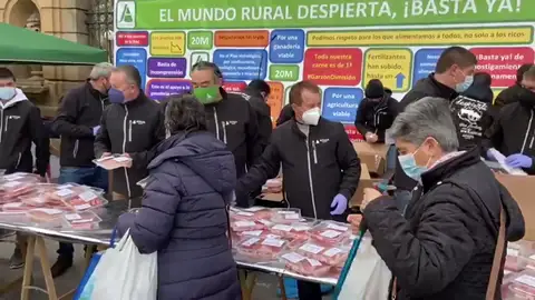 Ganaderos de Soria reparten 2.000 raciones de carne Ganaderos de Soria reparten 2.000 raciones de carne
