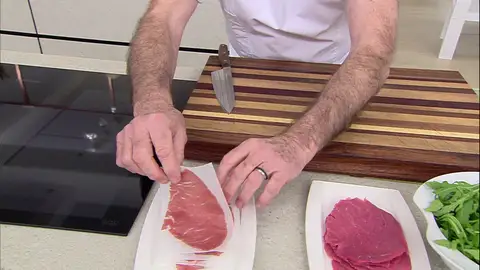 La técnica infalible de Arguiñano para conseguir un carpaccio "fino, fino" La técnica infalible de Arguiñano para conseguir un carpaccio "fino, fino"