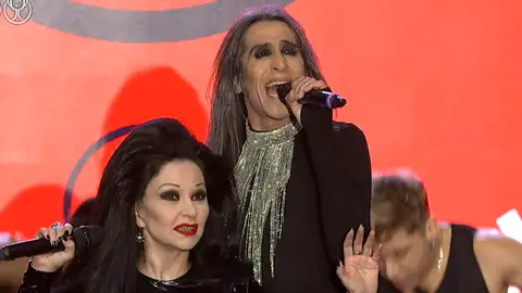 Alaska y Mario Vaquerizo cantan en el sorteo de Copa del Rey Alaska y Mario Vaquerizo cantan en el sorteo de Copa del Rey