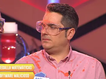 Raúl se despista y hace estallar la bomba final… ¡sabiendo cuál era la respuesta correcta! Raúl se despista y hace estallar la bomba final… ¡sabiendo cuál era la respuesta correcta!