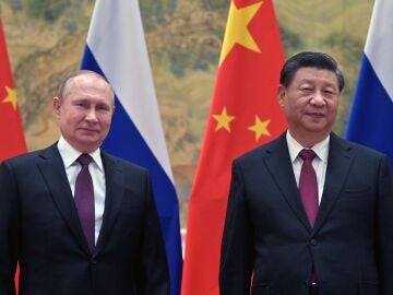 Los presidentes chino, Xi Jinping, y ruso, Vladimir Putin, en Pekín