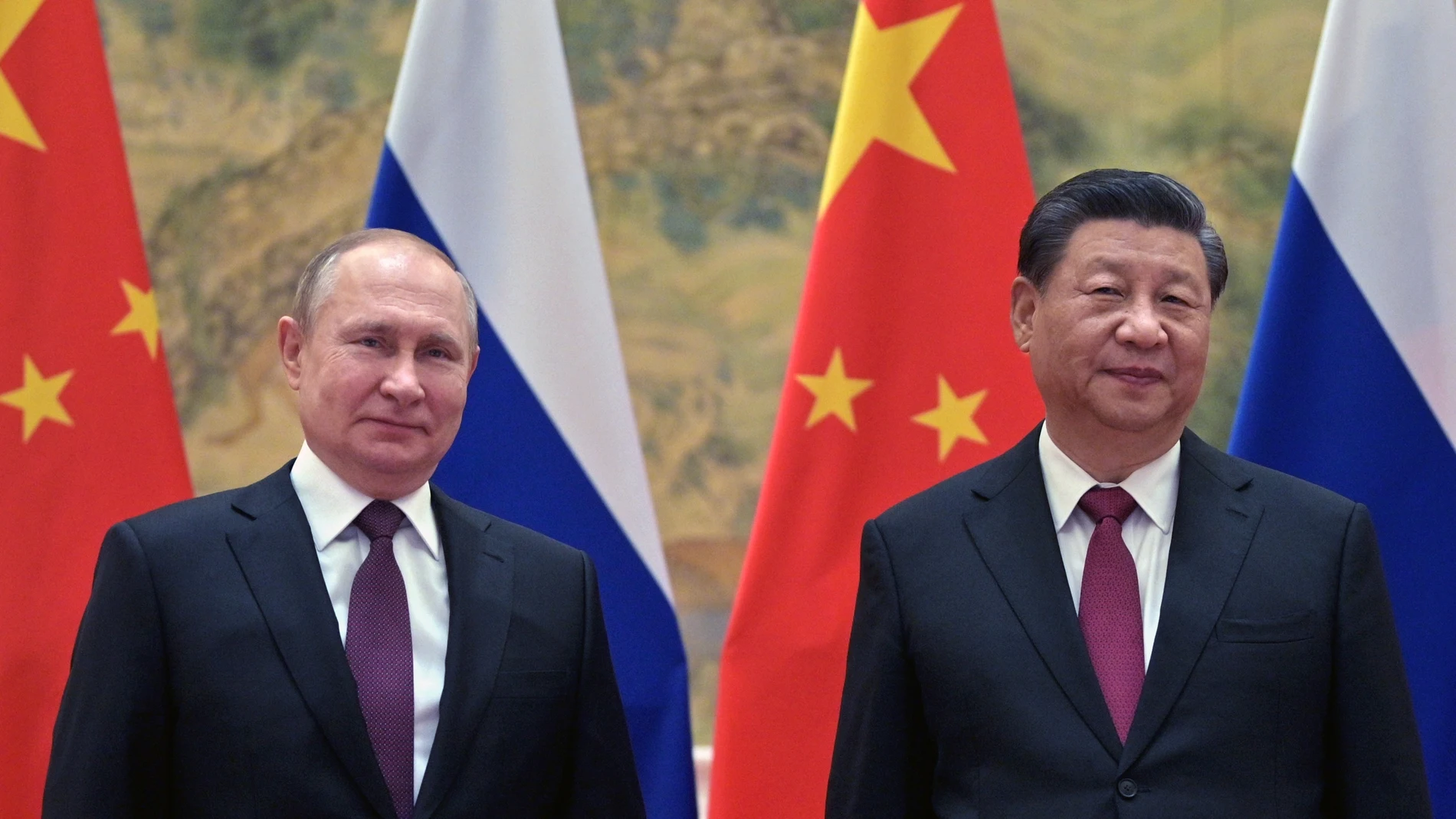 Los presidentes chino, Xi Jinping, y ruso, Vladimir Putin, en Pekín