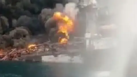 Una explosión de un buque petrolero provoca un desastre medioambiental en Nigeria Una explosión de un buque petrolero provoca un desastre medioambiental en Nigeria