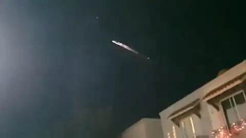 La imagen de la luz brillante que atraviesa el cielo de México La imagen de la luz brillante que atraviesa el cielo de México