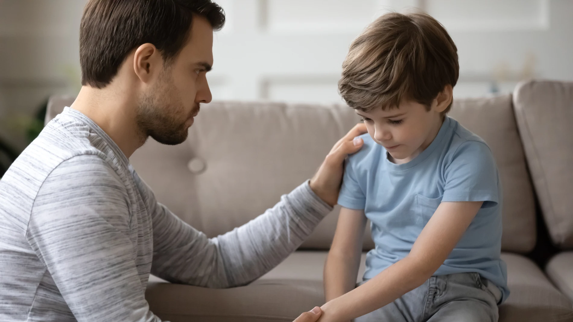 Cómo ayudar a tu hijo a actuar contra el bullying para que no sea un mero observador