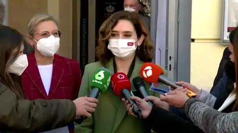 Ayuso se muestra preocupada por los enfrentamientos entre bandas juveniles: "La noche cada vez es más insegura" Ayuso se muestra preocupada por los enfrentamientos entre bandas juveniles: "La noche cada vez es más insegura"