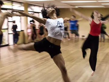 Bailar mejora la salud física y mental: estos son los beneficios demostrados Bailar mejora la salud física y mental: estos son los beneficios demostrados
