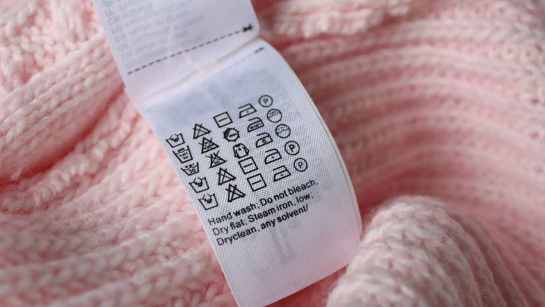 Así es cómo debes leer la etiqueta de la ropa