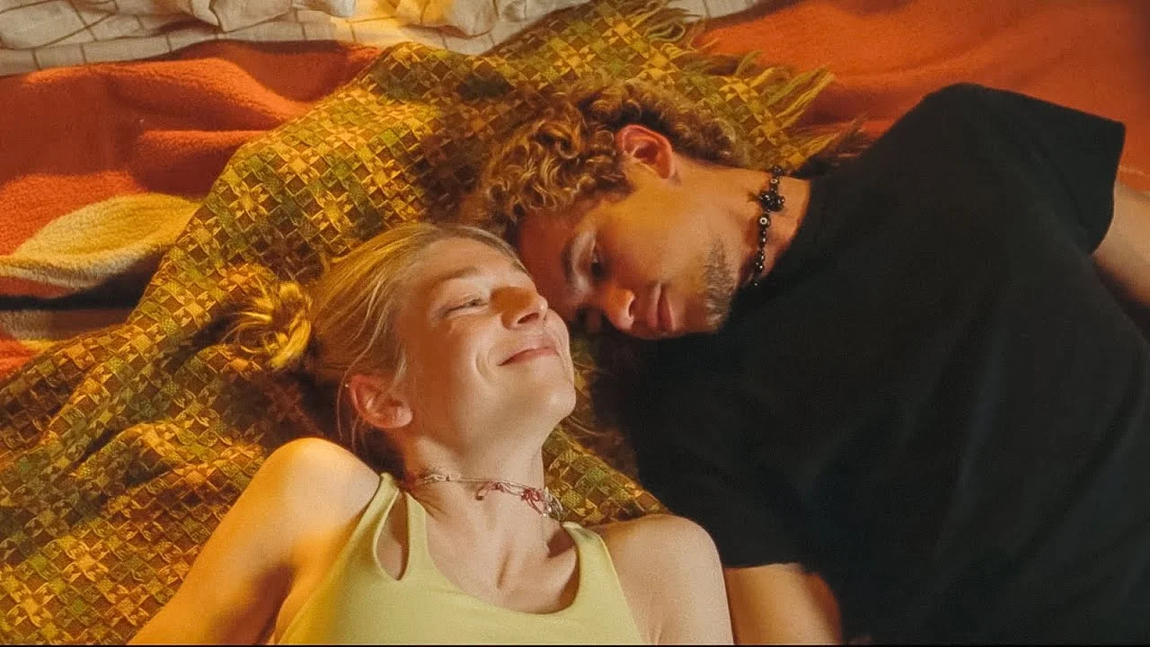 Hunter Schafer y Dominic Fike como Jules y Elliot en 'Euphoria' Hunter Schafer y Dominic Fike como Jules y Elliot en 'Euphoria'