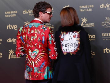 Macarena Gómez y su marido, Aldo Comas, en la alfombra roja de los Premios Goya 2022