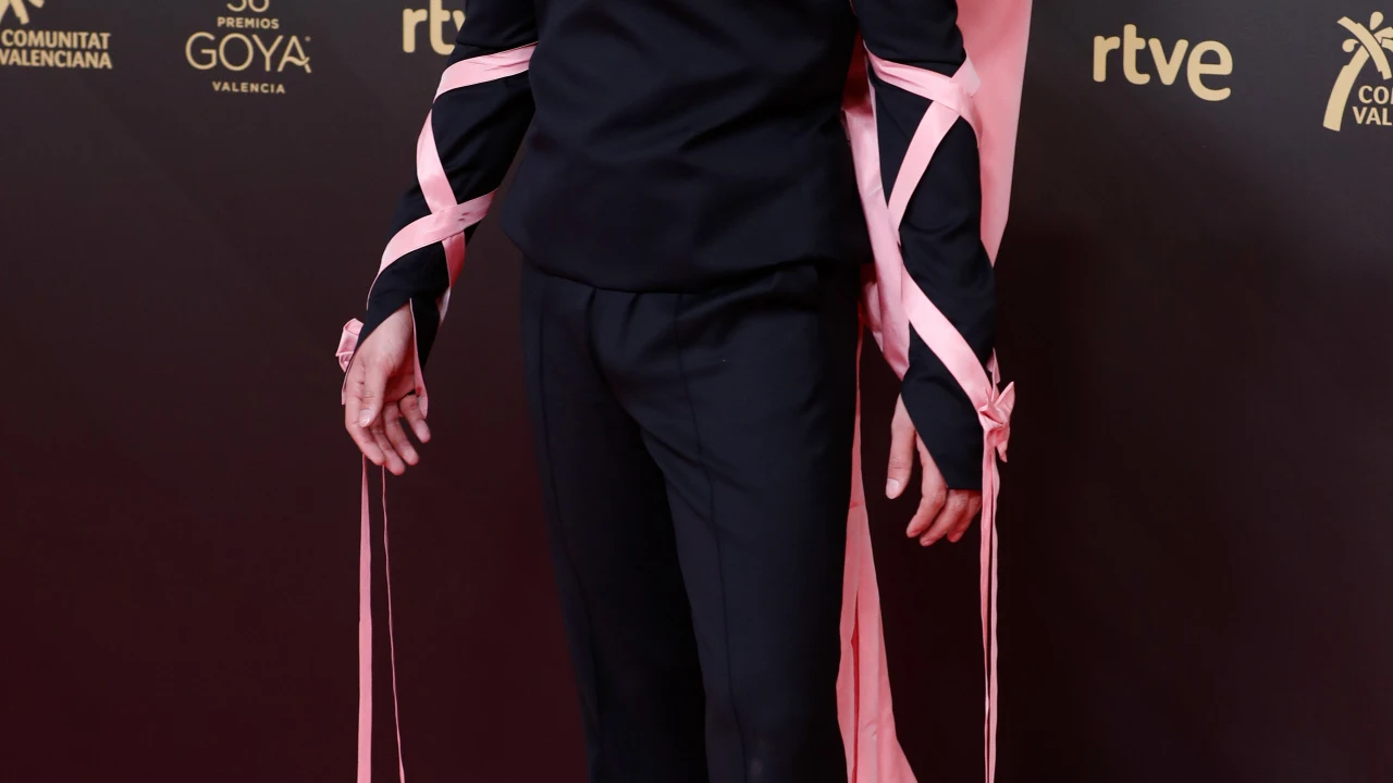 Eduardo Casanova en la alfombra roja de los Premios Goya 2022 Eduardo Casanova en la alfombra roja de los Premios Goya 2022