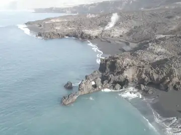 El volcán de La Palma crea nuevas playas tras la erupción de volcán
