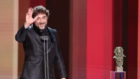 Javier Bardem recibe su Goya a Mejor Actor Javier Bardem recibe su Goya a Mejor Actor