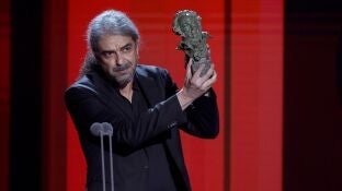 El realizador y guionista Fernando Le&oacute;n de Aranoa tras recibir el Goya