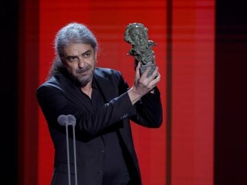 El realizador y guionista Fernando León de Aranoa tras recibir el Goya