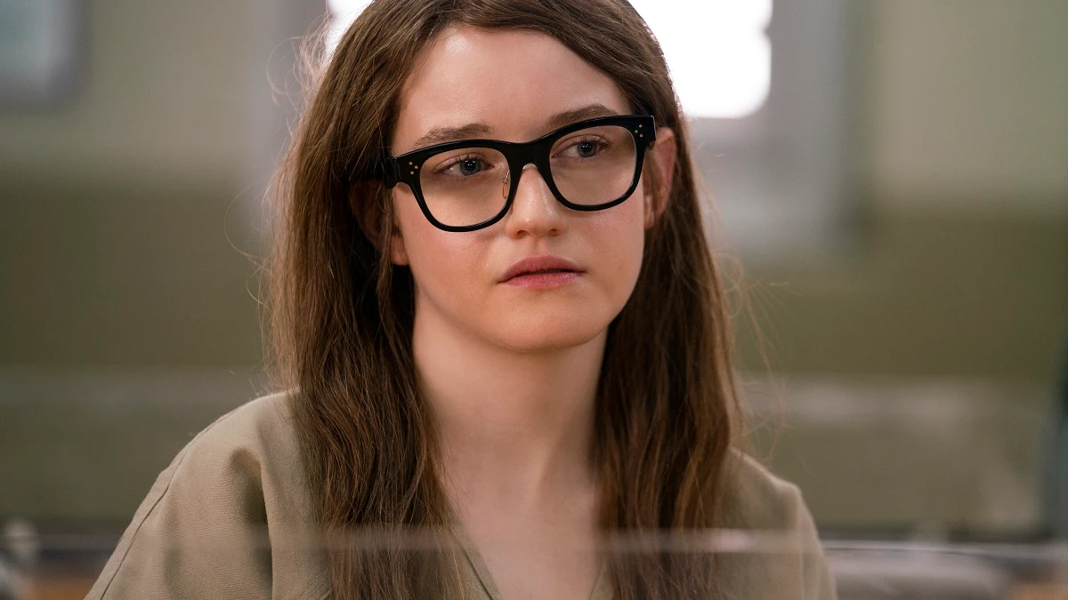 Julia Garner es Anna Delvey en '&iquest;Qui&eacute;n es Anna?'
