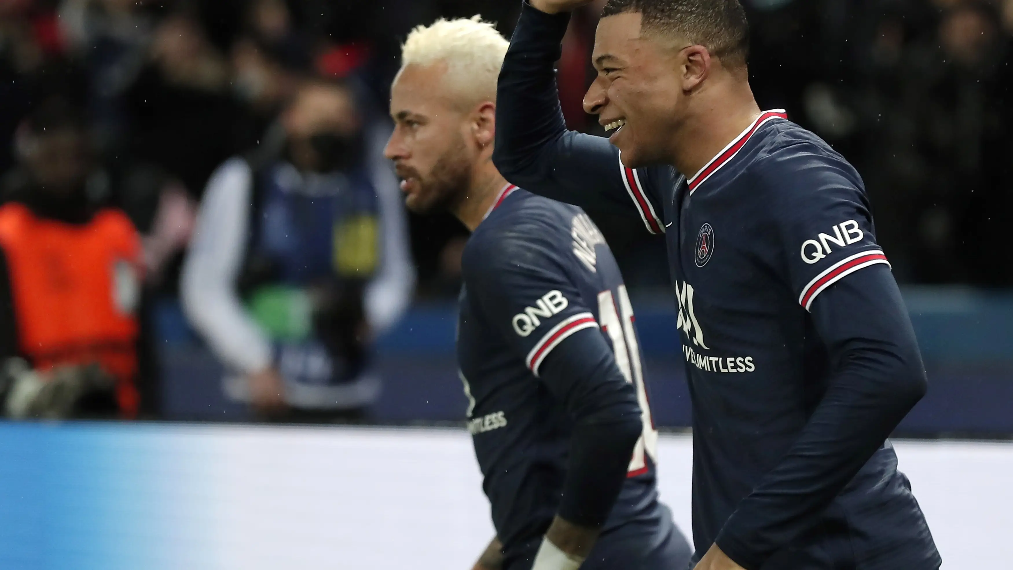 Mbappé decide el partido en el descuento Mbappé decide el partido en el descuento