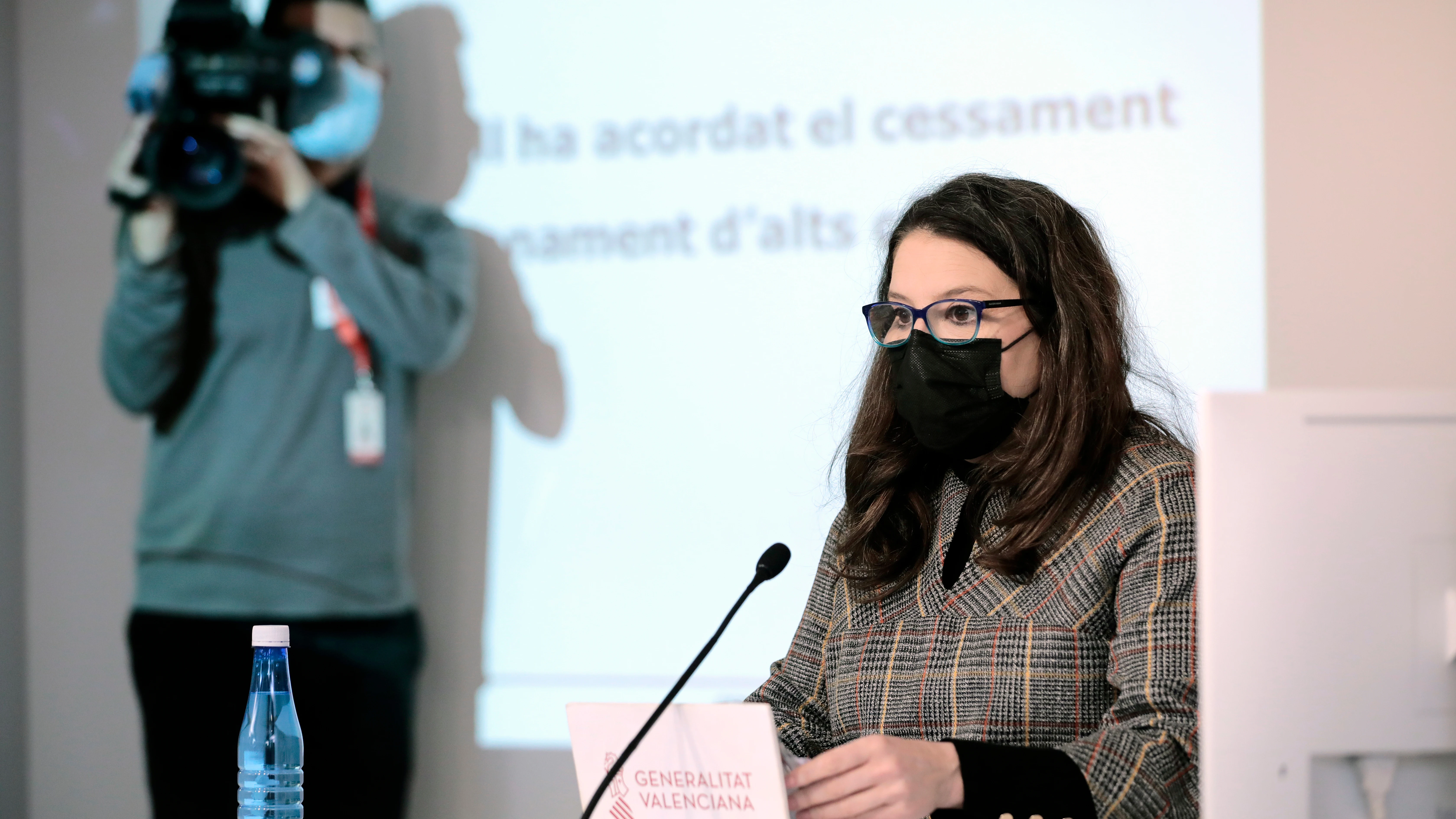 Imputan a 6 cargos de la Conselleria de Mónica Oltra por el caso de los abusos a una menor tutelada Imputan a 6 cargos de la Conselleria de Mónica Oltra por el caso de los abusos a una menor tutelada