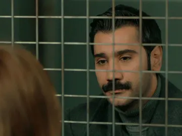 Yilmaz visita a Züleyha en la cárcel: “Me niego a aceptar que este es nuestro destino” Yilmaz visita a Züleyha en la cárcel: “Me niego a aceptar que este es nuestro destino”