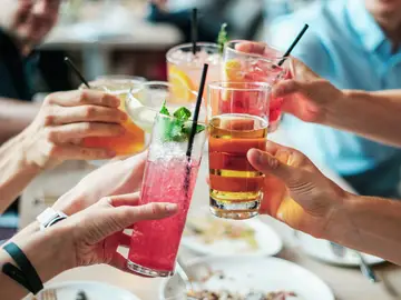 La Unión Europea propone etiquetar el alcohol advirtiendo sobre sus efectos cancerígenos La Unión Europea propone etiquetar el alcohol advirtiendo sobre sus efectos cancerígenos