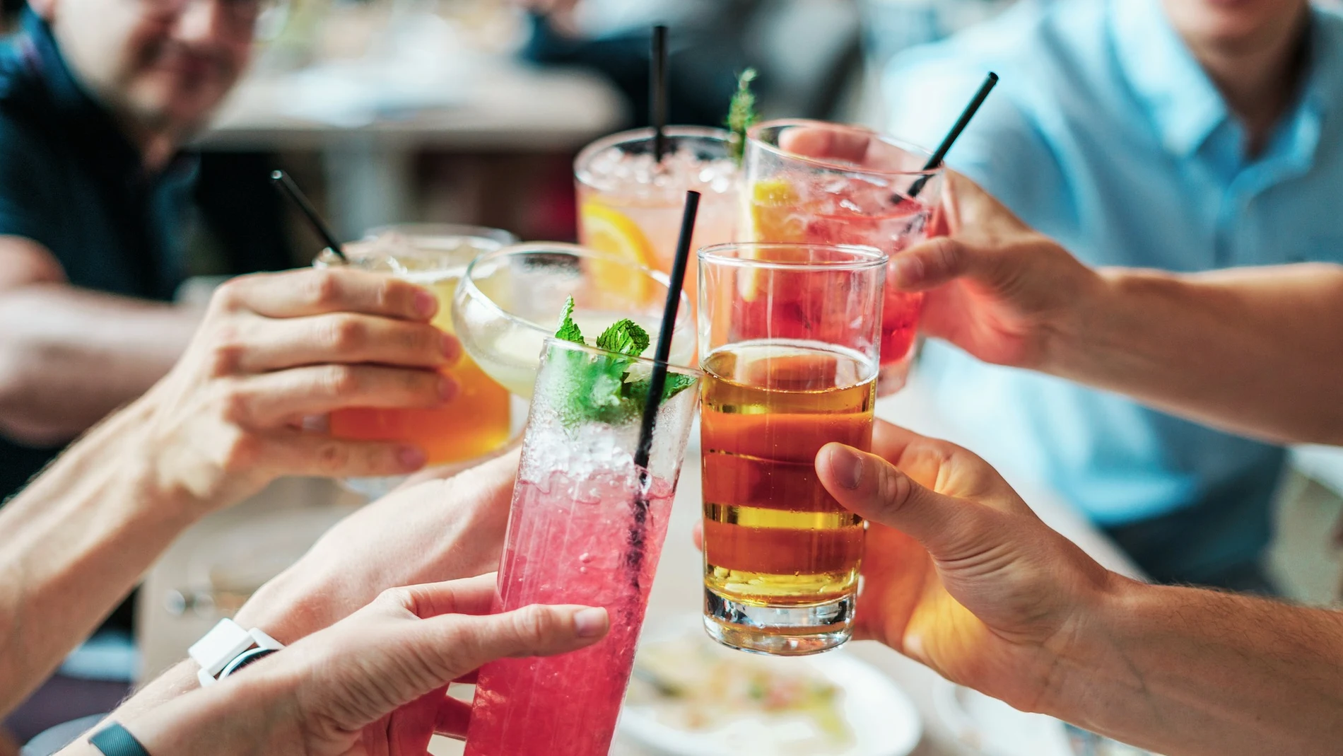La Unión Europea propone etiquetar el alcohol advirtiendo sobre sus efectos cancerígenos