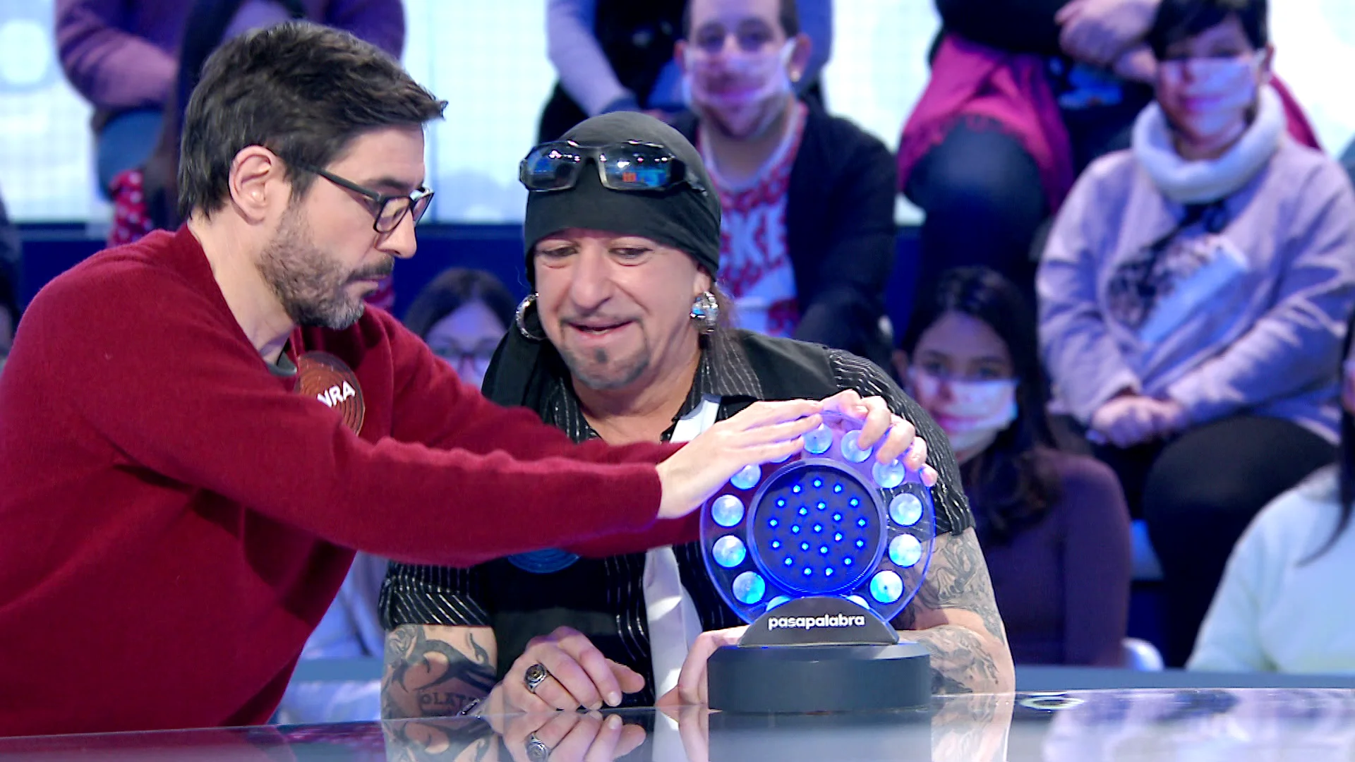 Roberto Leal alucina con las confianzas de Juanra Bonet en ‘Pasapalabra’: “Esto no lo había visto nunca” Roberto Leal alucina con las confianzas de Juanra Bonet en ‘Pasapalabra’: “Esto no lo había visto nunca”
