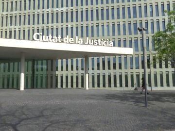 Una jueza ordena el ingreso en prisión del acusado de difundir una foto de la víctima de 'La Manada' de Pamplona
