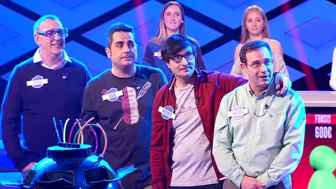 Los ‘Sindulfos’ pierden su bomba de cristal en un cara o cruz: “Miguel tenía razón” Los ‘Sindulfos’ pierden su bomba de cristal en un cara o cruz: “Miguel tenía razón”