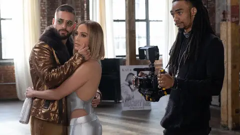 Maluma y Jennifer Lopez en 'Cásate conmigo' Maluma y Jennifer Lopez en 'Cásate conmigo'