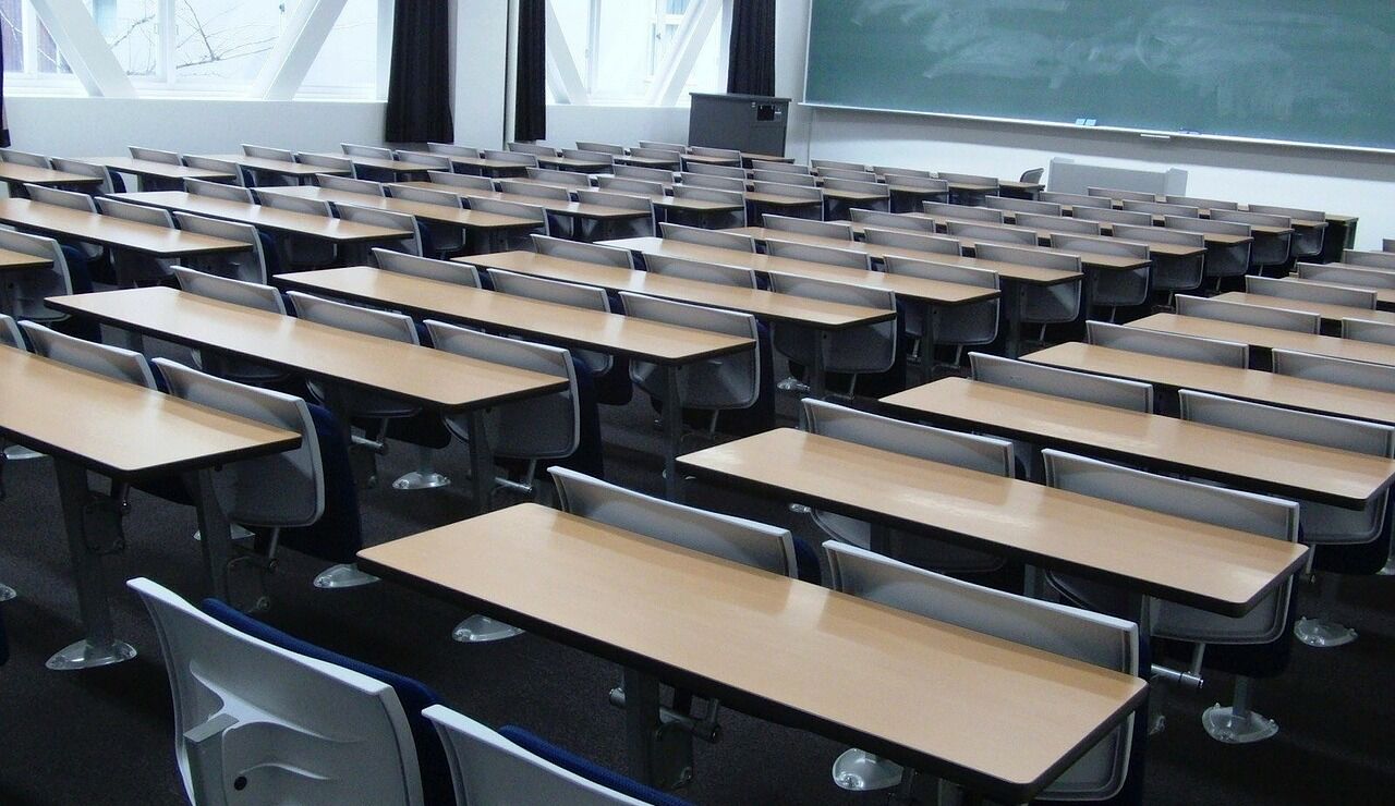 Imagen de archivo de una clase vac&iacute;a