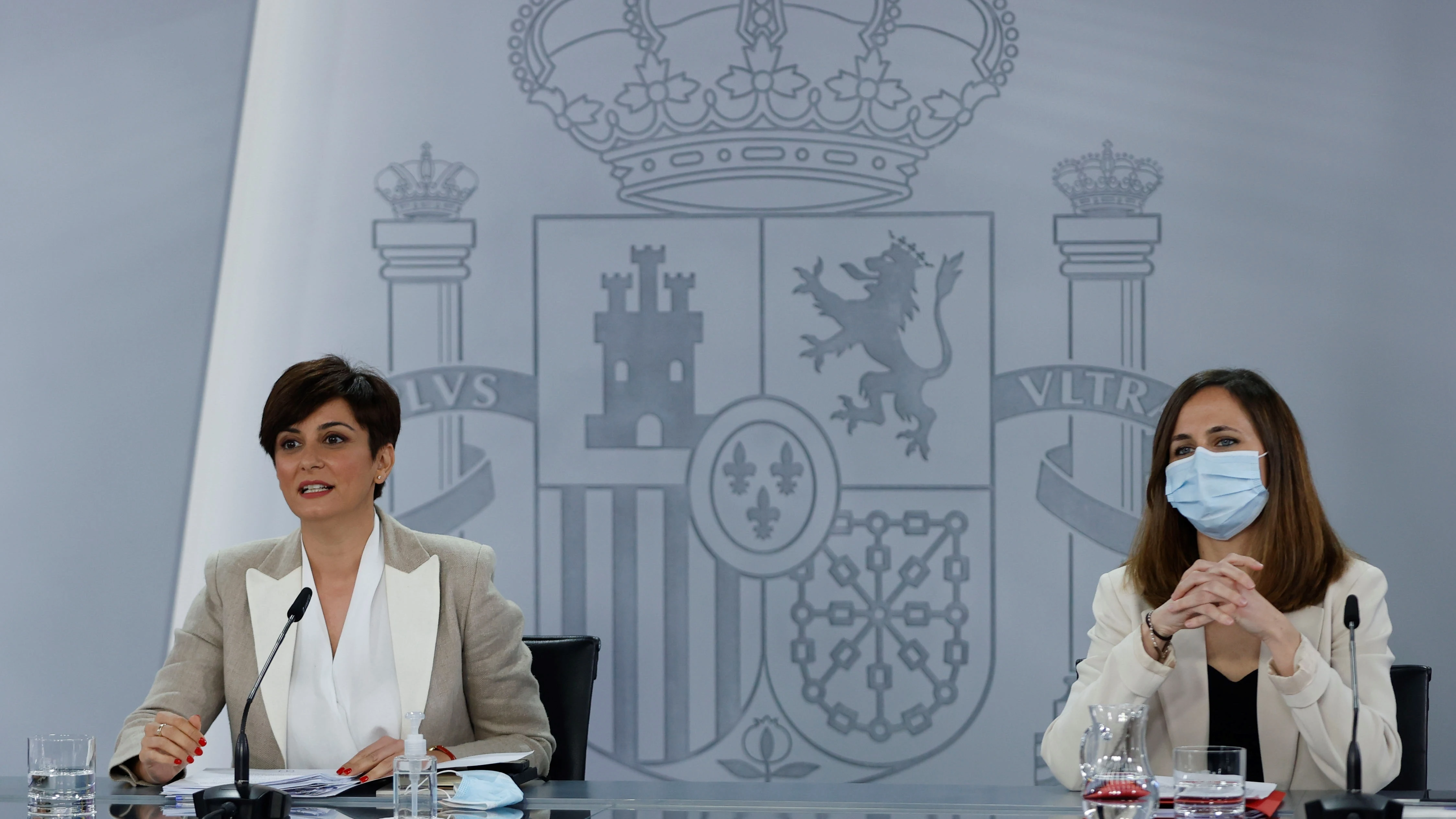 Isabel Rodr&iacute;guez e Ione Bellara