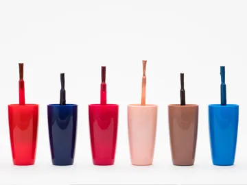 Sanidad retira del mercado una pintura de uñas Sanidad retira del mercado una pintura de uñas