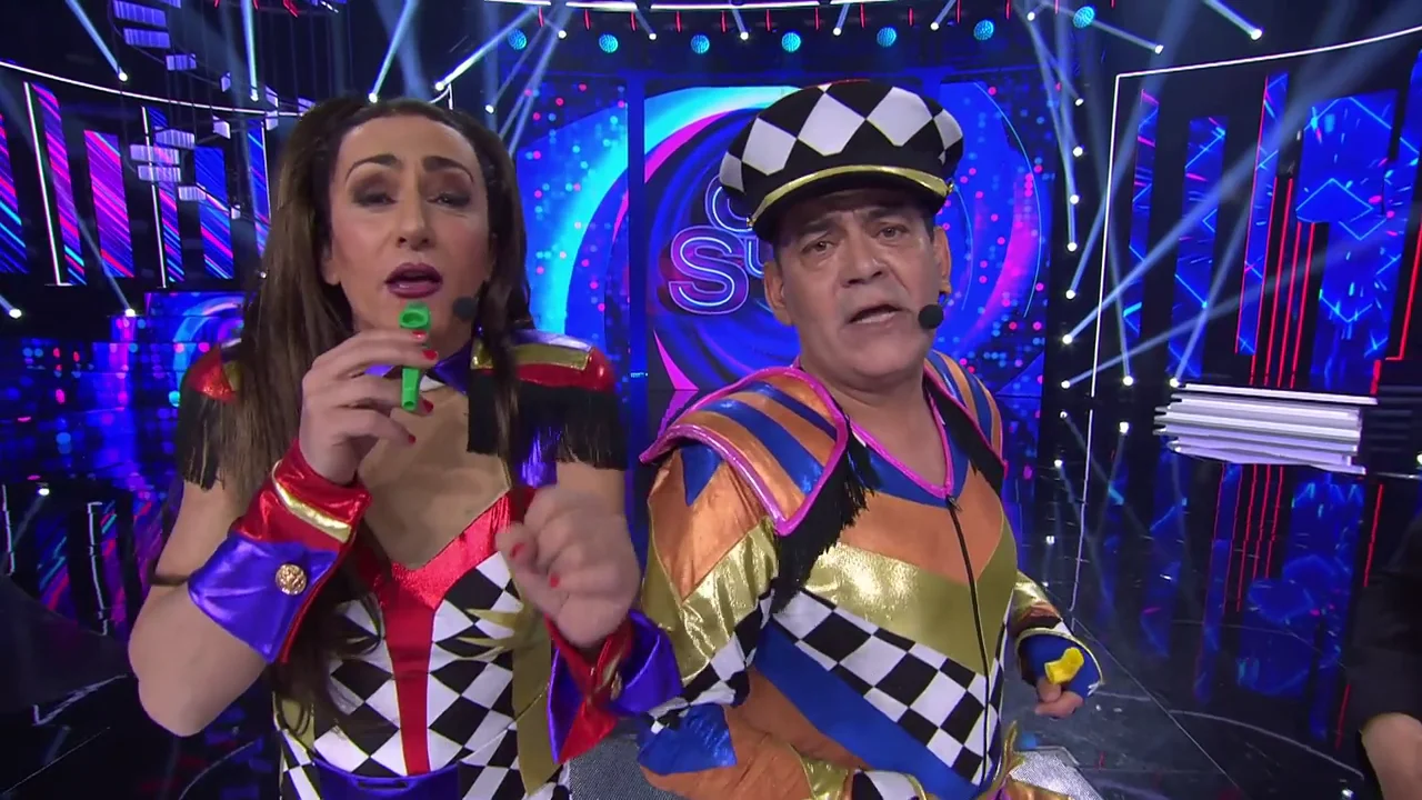 David Fernández y José Corbacho adelantan el carnaval de Cádiz con una divertida chirigota David Fernández y José Corbacho adelantan el carnaval de Cádiz con una divertida chirigota