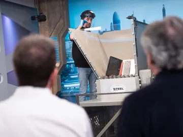 Marron demuestra la fuerza de una trituradora: ¡es capaz de destruir cualquier cosa! Marron demuestra la fuerza de una trituradora: ¡es capaz de destruir cualquier cosa!