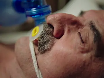 Hikmet, entre la vida y la muerte: ¿Se salvará?  Hikmet, entre la vida y la muerte: ¿Se salvará?