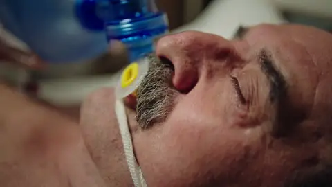 Hikmet, entre la vida y la muerte: ¿Se salvará? Mejores momentos| Capítulo 63