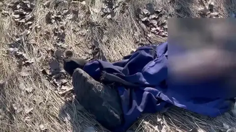 Rusia asegura que el ejército ucraniano ha matado a dos hombres en mitad de la escalada de tensión Rusia asegura que el ejército ucraniano ha matado a dos hombres en mitad de la escalada de tensión