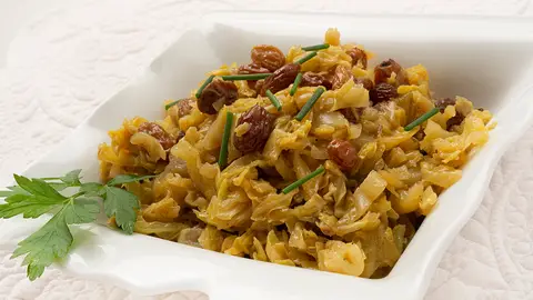 Karlos Arguiñano: receta de berza al curry con pasas Karlos Arguiñano: receta de berza al curry con pasas