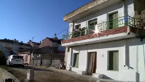Preocupación entre los vecinos de un pueblo de Valladolid ante la violencia de unos okupas Preocupación entre los vecinos de un pueblo de Valladolid ante la violencia de unos okupas